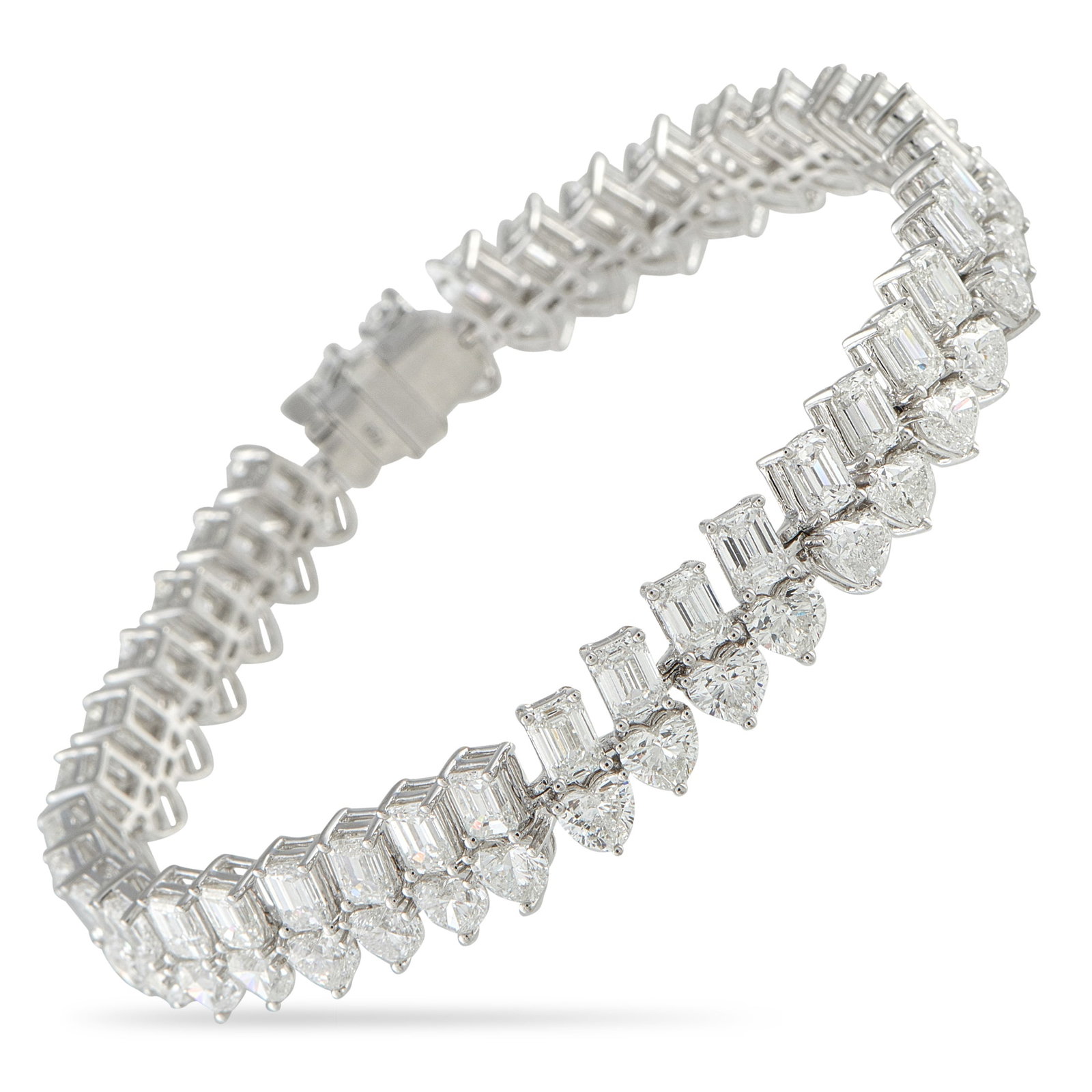 18K White Gold 18.30ct Diamond Bracelet: Dazzling Diamonds with a total weight of 18.30 carats make this bracelet simply unforgettable. A luxury piece worthy of even your most special occasions, it’s crafted from 18K White Gold and measure
