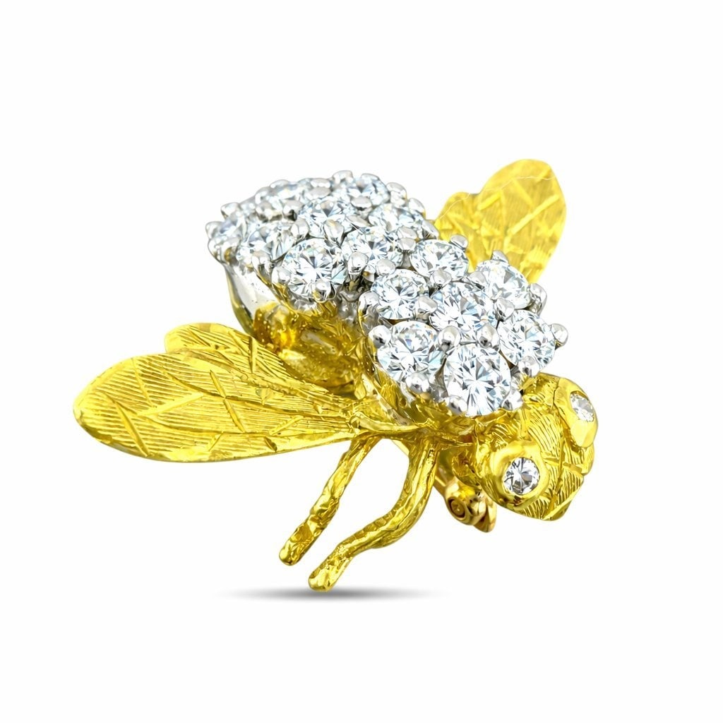 18K Yellow Gold 1.9ct Diamond Fly Brooch: 18K Yellow Gold 1.9ct Diamond Fly Brooch A finely detailed fly brooch crafted in rich 18K yellow gold, designed with sculptural dimension and naturalistic movement. The wings and body are thoughtfully