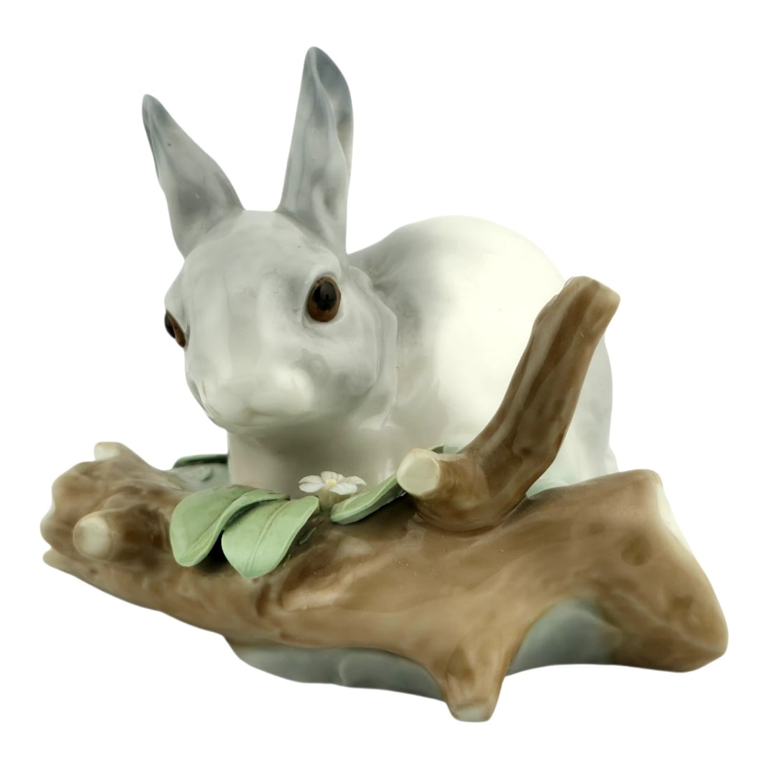 Rabbit Eating Grey Animals Domestic by LLADRO Retired 1998: LLADRO Rabbit Eating Grey AnimalsRabbit Eating Grey Animals Domestic by LLADRORetired 1998Height: 3 1/2 inStyle: 4773 GLOSSIntro Date: 1971Retired Piece: 1998