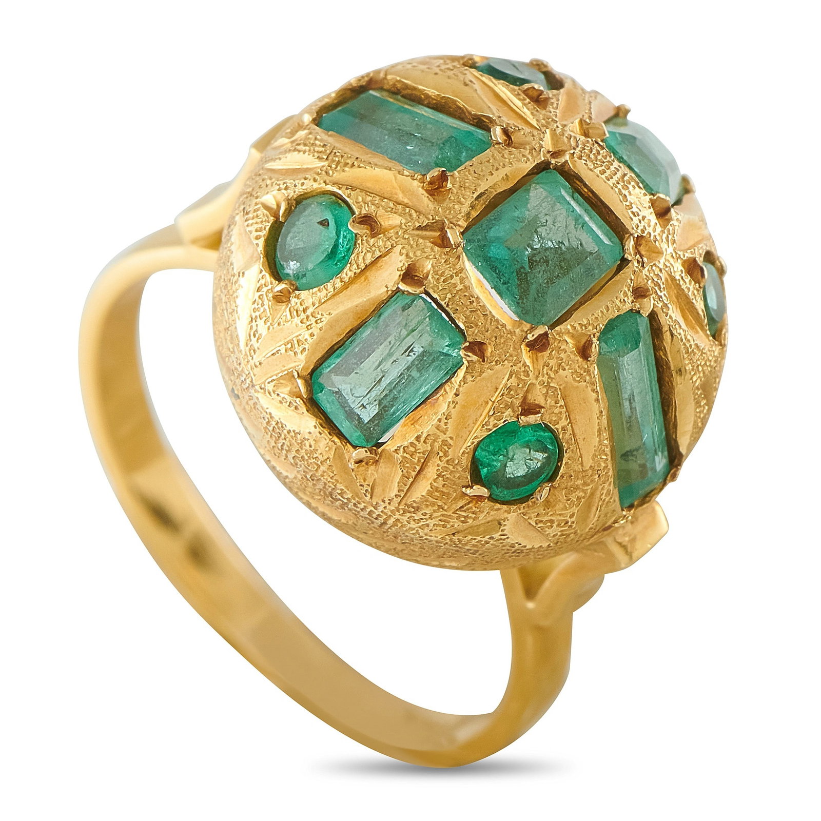 18K Yellow Gold 1.30ct Emerald Ring: A refined and luminous ring in 18K yellow gold, centering a rich green emerald totaling 1.30 ct. The classic gold setting beautifully frames the vivid emerald, allowing its color to take center stage 