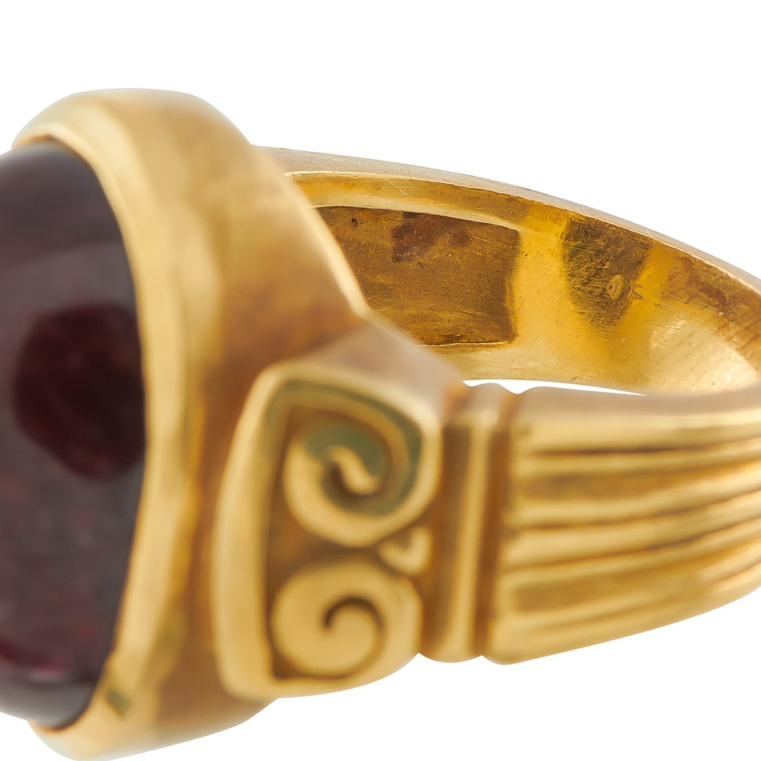 18K Yellow Gold 24.70ct Ruby Ring - 4