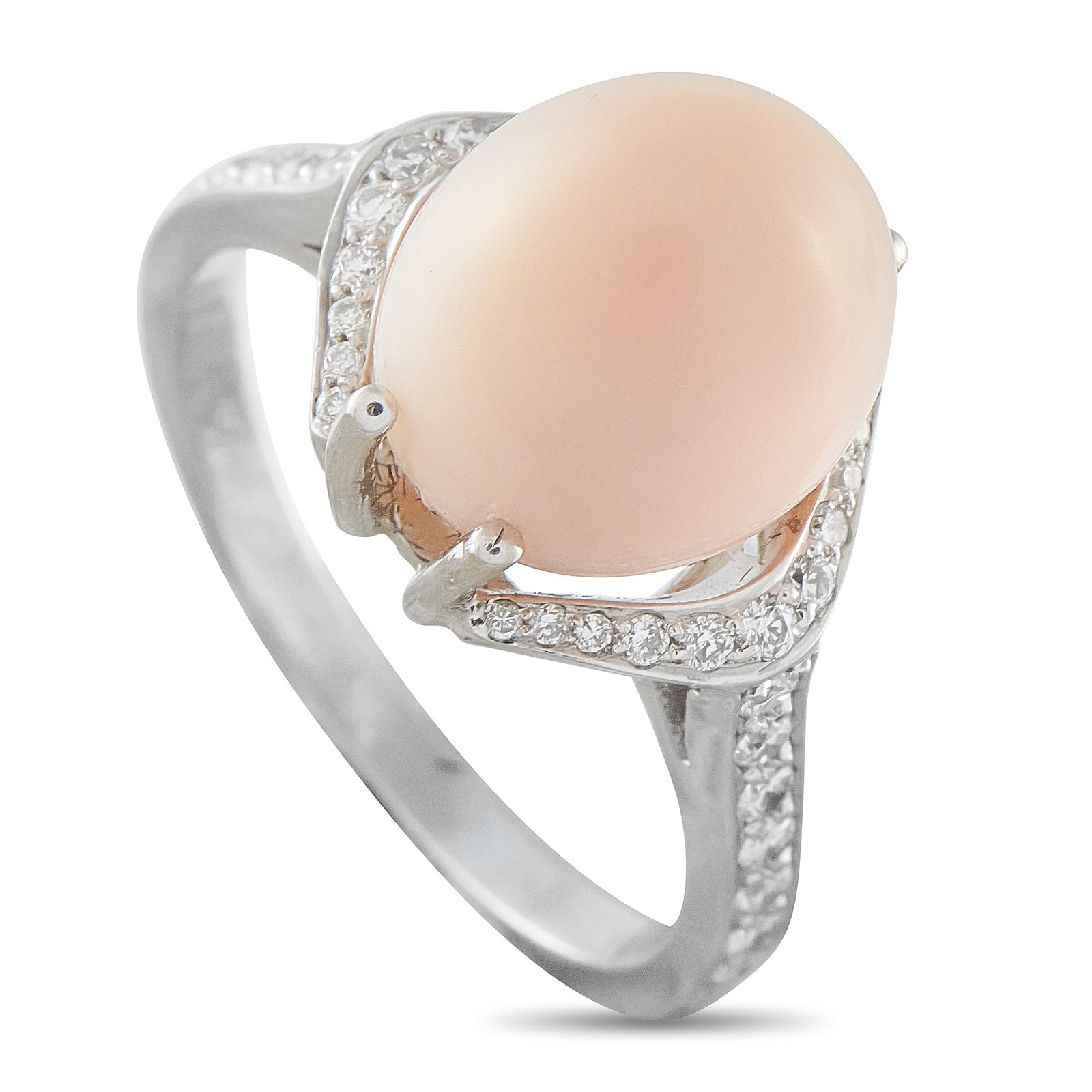 18K White Gold 0.25ct Diamond and Conch Pearl Ring: A vibrant 8.88 carat Conch Pearl center stone adds a soft pop of color to this exquisite luxury ring. Set in 18K White Gold, this delicate design comes to life thanks to sparkling inset Diamonds with