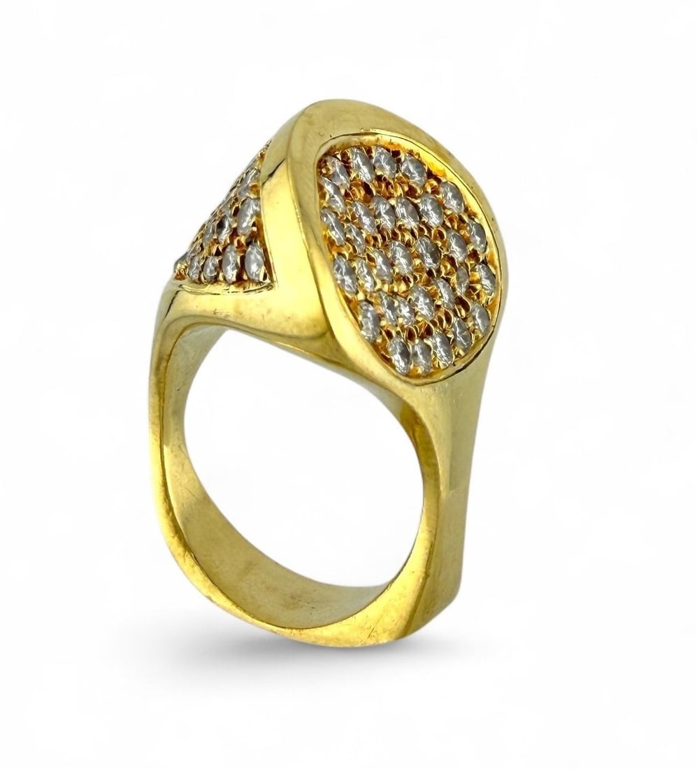 18K Yellow Gold Two-Sided and 2ct Diamond Ring: Vintage 18K Yellow Gold Two-Sided 1.88ct Diamond Ring An exceptional 18K yellow gold ring showcasing an intricate two-sided diamond face design that sparkles brilliantly from every angle. This elegant