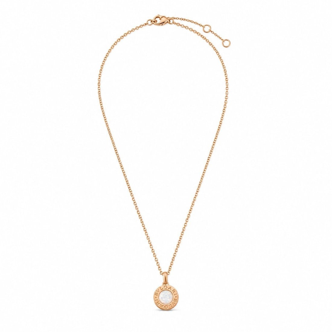 Bvlgari Bvlgari Mother of Pearl Rose Gold Necklace: Bvlgari Bvlgari Mother of Pearl Rose Gold Necklace Weight: 5.39 Grams Condition: Excellent Gender : Women Material : Mother of Pearl and 18k Gold Lot Reference Number - 103902778 Total Weight in Grams