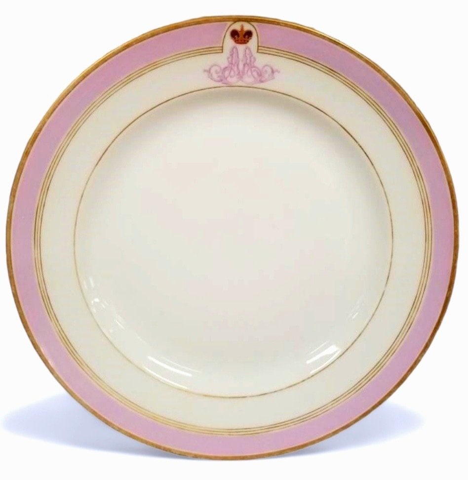 Imperial Russian Porcelain Plate from Service for Grand Duke Alexander Alexandrovich: Imperial Russian Porcelain plate from Service for Grand Duke Alexander Alexandrovich, Imperial Porcelain Factory, St. Petersburg, period of Alexander III (1881-1894). The plate from a service for the 