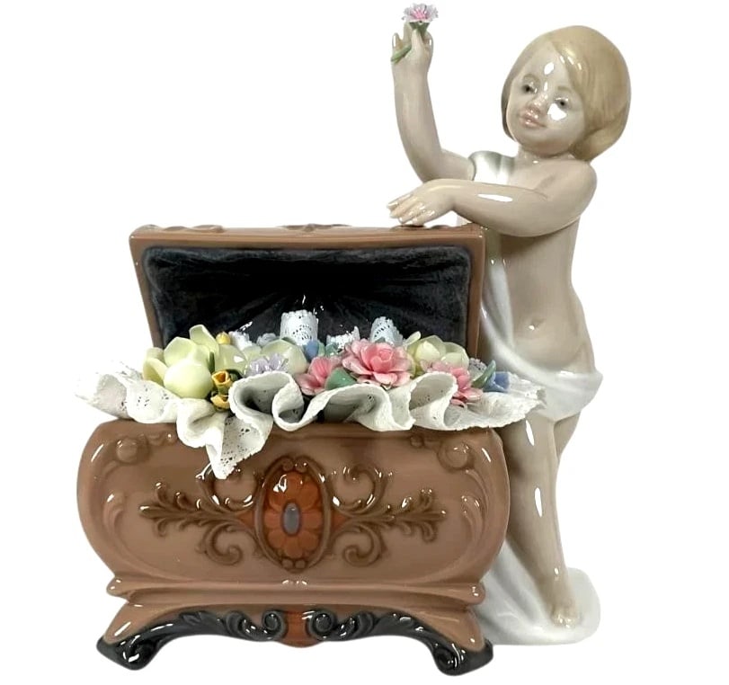LLADRO PETALS OF HOPE 2000-02 PORCELAIN FIGURINE 6701G. (1 of 5)
