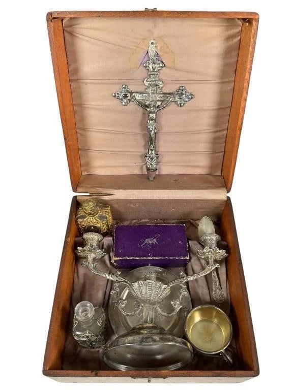 Rare Antique Christian devotional/Last Rites or sick-call set in Original Box (1 of 8)