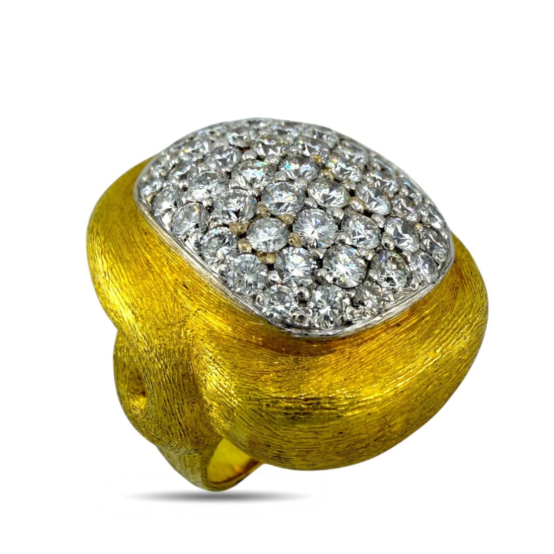 18K Yellow Gold 3.00ct Diamond Square Face Ring: 18K Yellow Gold 3.00ct Diamond Square Face Ring A bold yellow gold ring designed with a square face fully set with diamonds, giving the piece a strong geometric presence and refined brilliance. Its