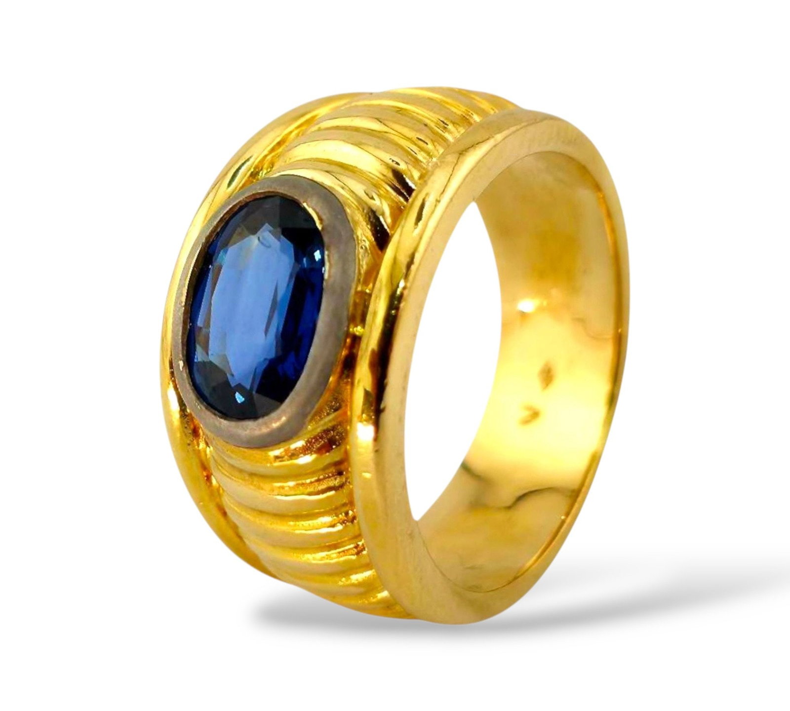 18K Yellow Gold Ring - 5