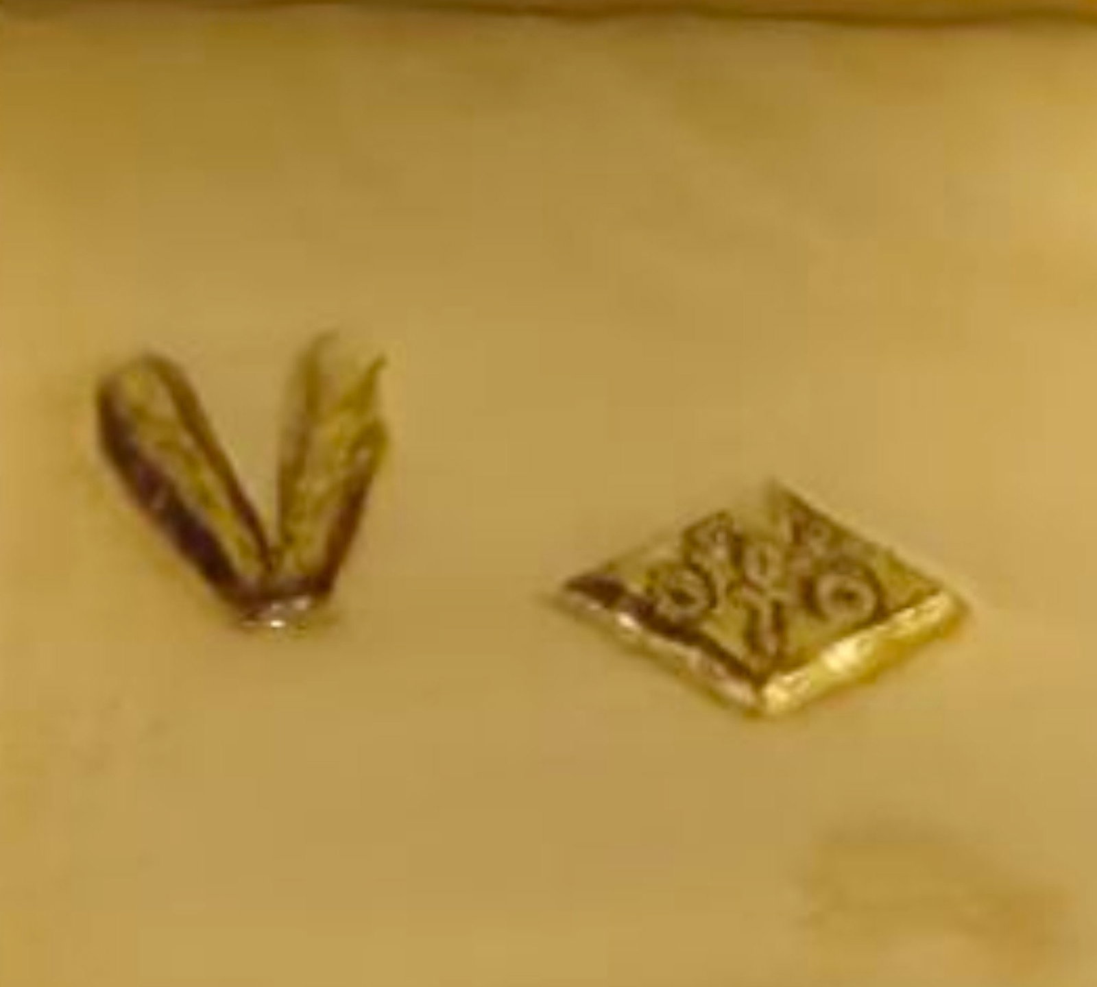 18K Yellow Gold Ring - 8