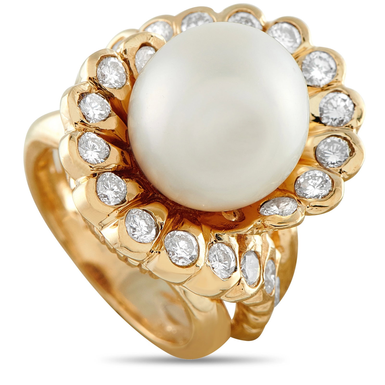 18K Yellow Gold 1.25ct Diamond and Pearl Ring: A refined halo ring in 18K yellow gold, centering a luminous cultured pearl measuring approximately 13mm in diameter, encircled by a scalloped frame of round brilliant diamonds totaling approximately