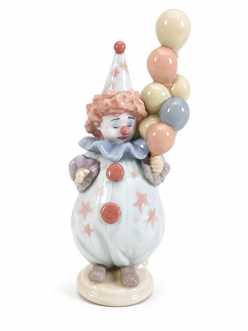LLADRO Littlest Clown Porc. Figurine 05811 with Original Box (1 of 4)