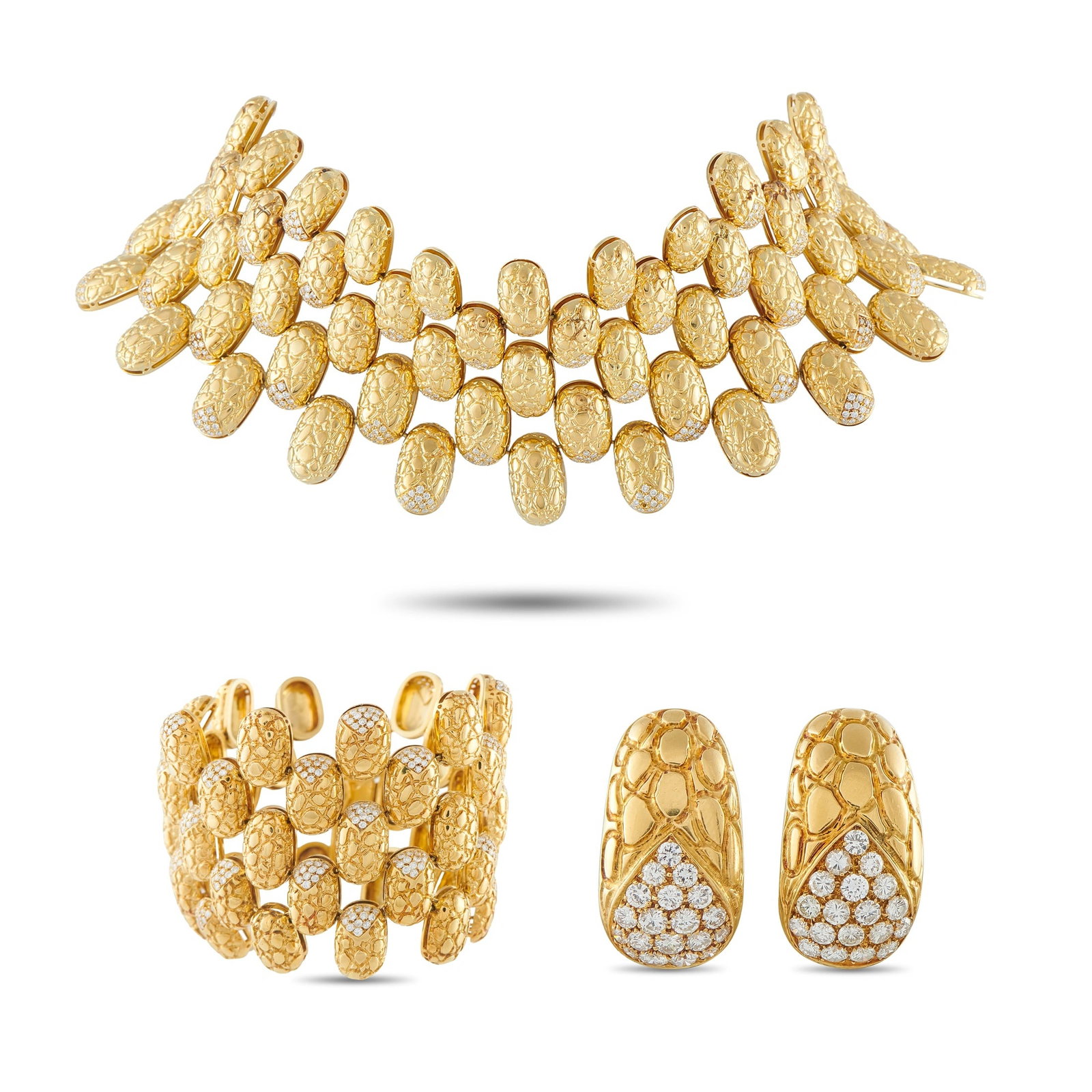 Gucci Vintage 18K Yellow Gold 19.40ct Diamond Necklace: This stunning vintage Gucci jewelry set includes a matching necklace, bracelet, and earrings. Textured 18K Yellow Gold links are beautifully balanced by sparkling diamond accents, which together posse