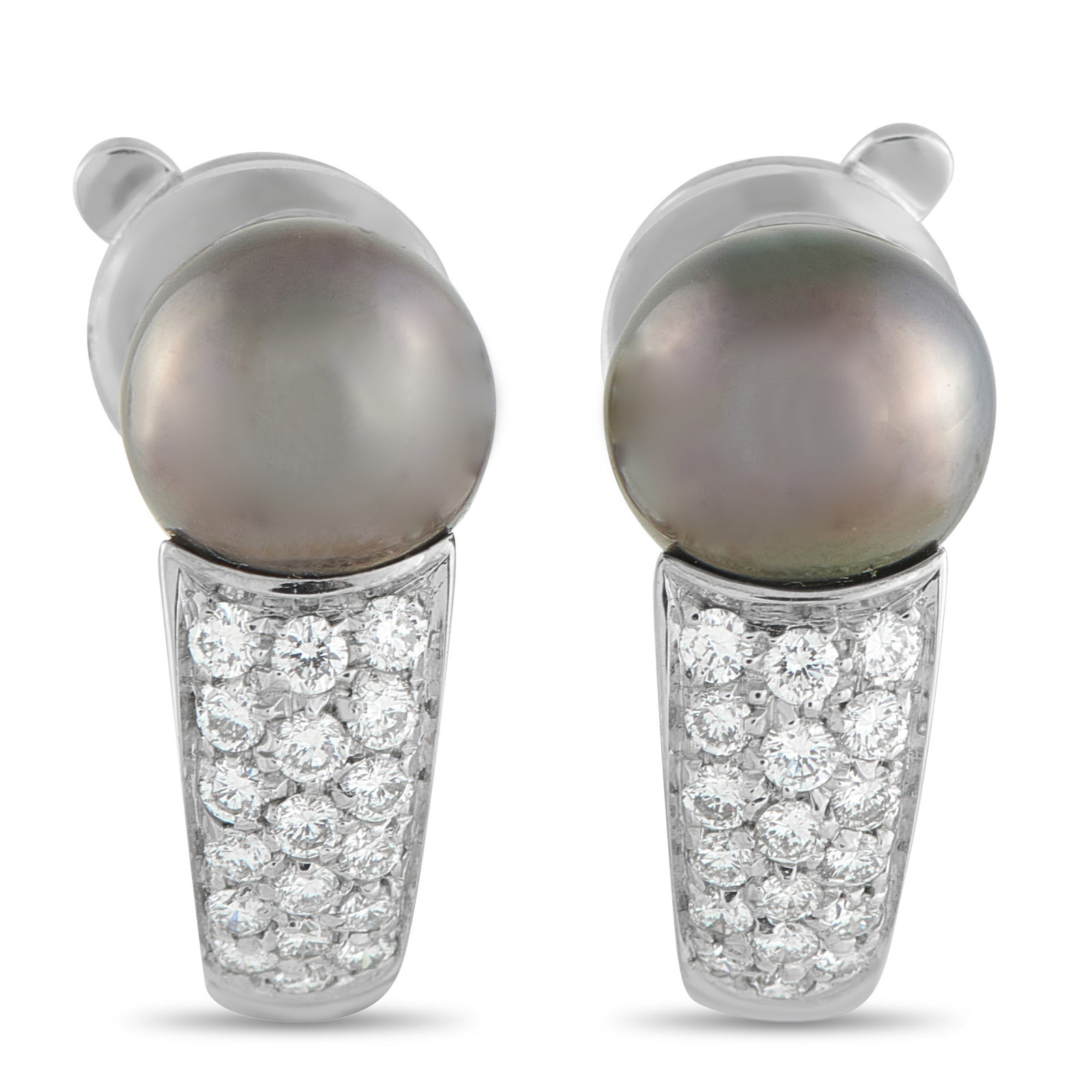 Boucheron 18K White Gold 0.35ct Diamond and Black Pearl Clip: These Boucheron white gold hoop clip earrings center on a 7mm black pearl, its deep luster highlighted by diamond accents. At 0.75 inches tall and 0.44 inches wide, these 11.4g earrings combine compac