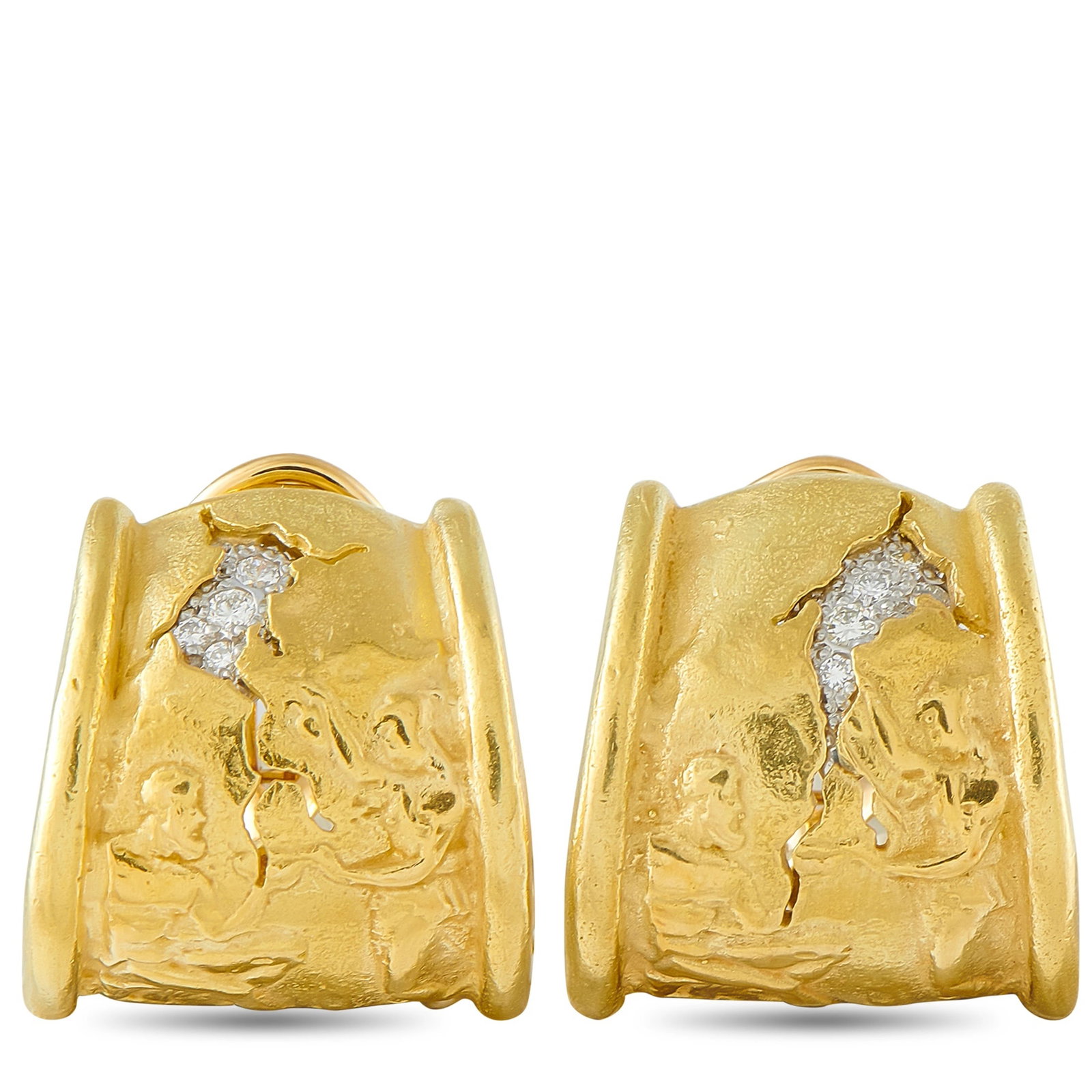 Seidengang Seiden Gang 18K Yellow Gold 0.15ct Diamond Athena Earrings: These Seiden Gang Athena collection earrings are crafted in hand-textured 18K yellow gold with a hand-engraved classical relief design accented by a stream of pave round diamonds totaling approximatel