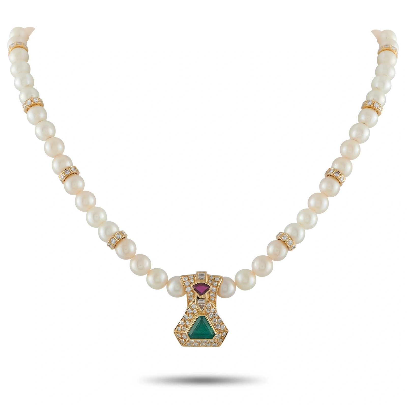 18K Yellow Gold 3.65ct Diamond, Emerald, and Ruby Cultured Pearl Necklace: An elegant necklace in 18K yellow gold, featuring a single strand of lustrous cultured pearls accented by diamond-set gold rondelle spacers throughout. The center pendant presents a sculptural geometr