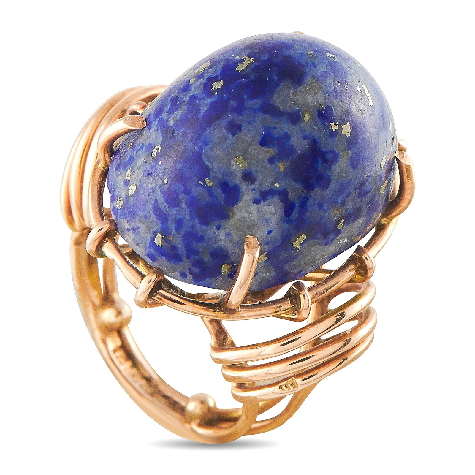 18K Rose Gold Blue-Gemstone Sculptural Cocktail Ring: A striking sculptural cocktail ring in 18K rose gold, centering a large freeform cabochon of deep blue gemstone with characteristic golden pyrite inclusions. The stone is held within an open wire-wrap