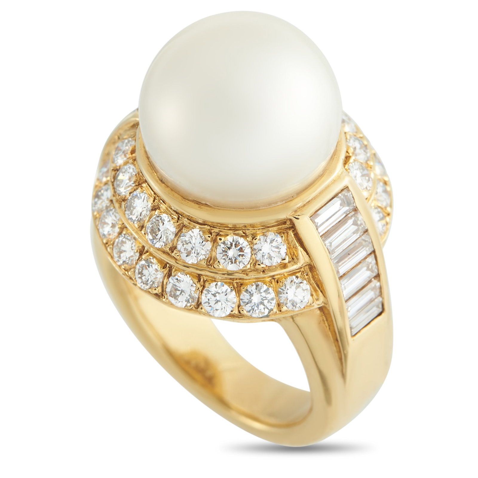 18K Yellow Gold 1.60ct Diamond and Pearl Ring: This luxury ring will add style and sophistication to any ensemble. Diamonds with a total weight of 1.60 carats elevate the 18K Yellow Gold setting. A 12.7mm Pearl offers a stunning alternative to a t