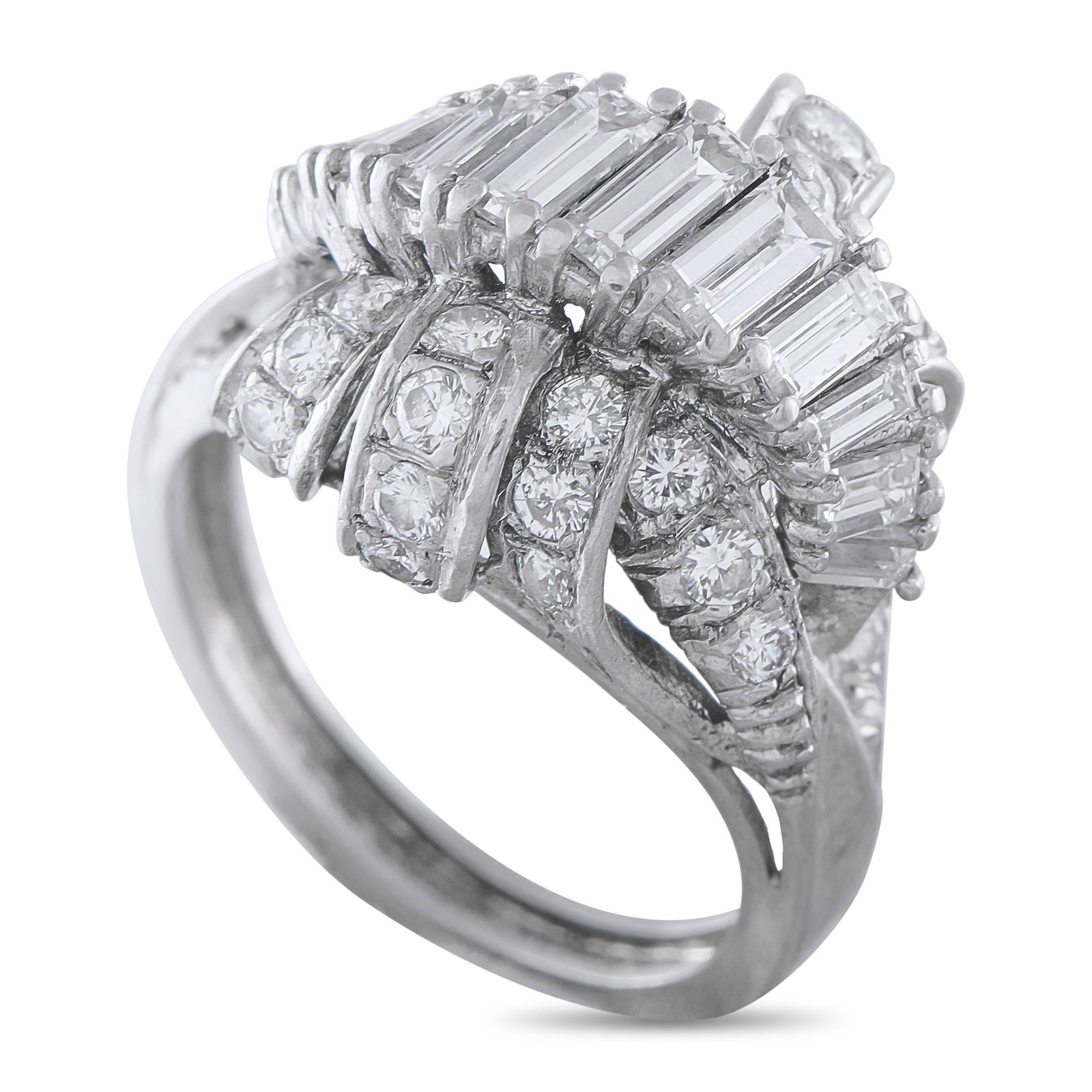 Vintage Platinum 2.50ct Diamond Ring: Sparkling Diamonds with a total weight of 2.50 carats make this vintage ring impossible to ignore. Subtle yet statement-making, the intricate Platinum setting makes it ideal for anyone who appreciates