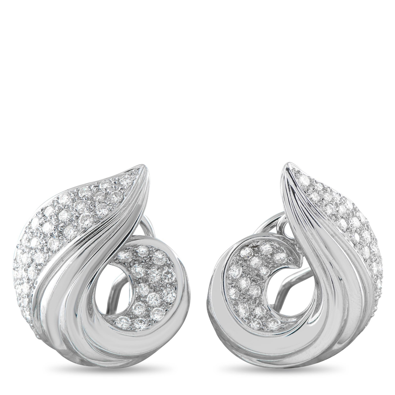 18K White Gold 1.72ct Diamond Swirled Shell Clip: With clear retro roots, these white gold clip-ons are shaped in a swirling form. The spiral silhouette features a ridged, polished surface and a diamond-pave segment, creating a play of texture as the