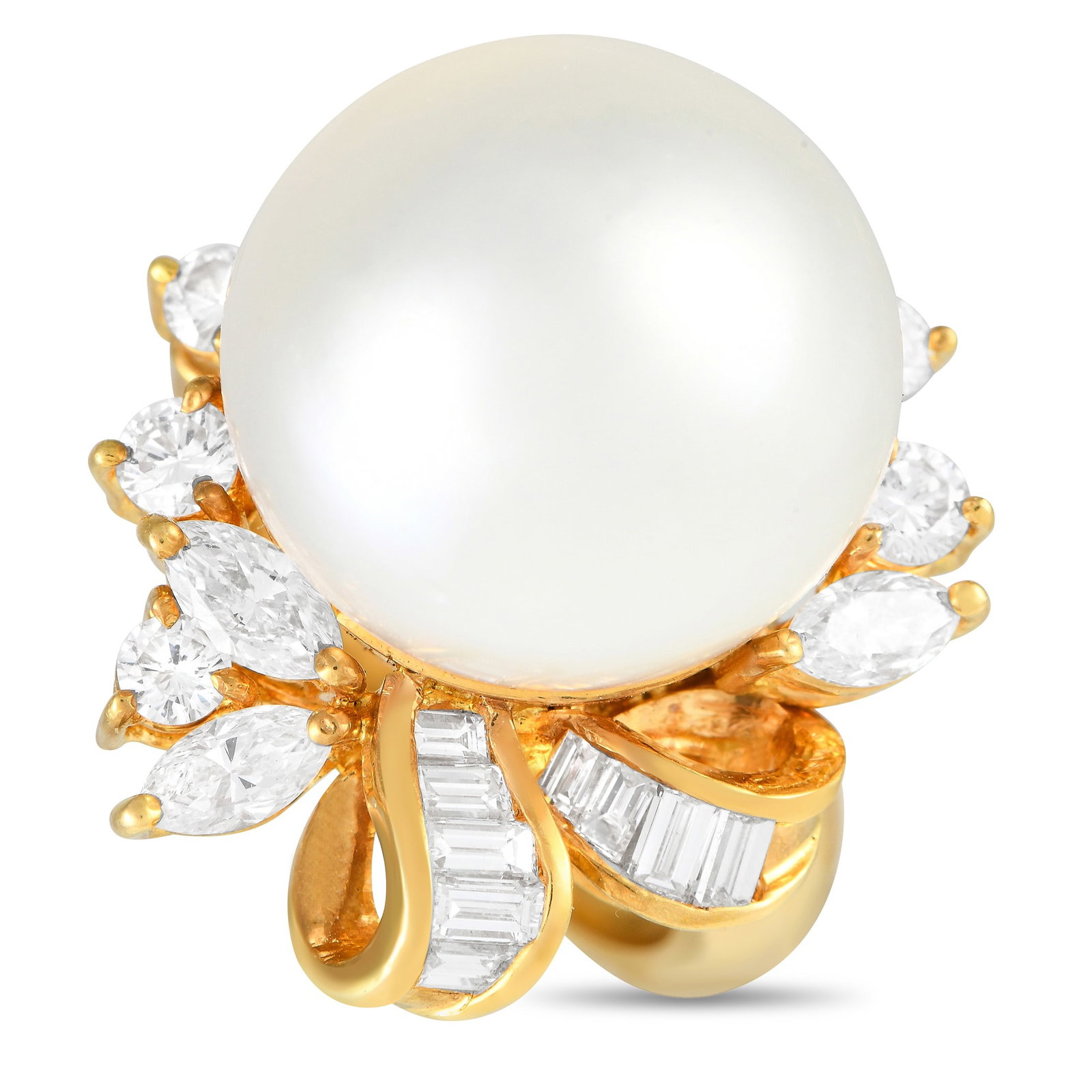18K Yellow Gold 0.85ct Diamond and Pearl Ring: A 13mm Pearl makes a statement at the center of this exquisite luxury ring. Crafted from 18K Yellow Gold, the intricate setting comes to life thanks to Diamonds with a total weight of 0.85 carats. Bol