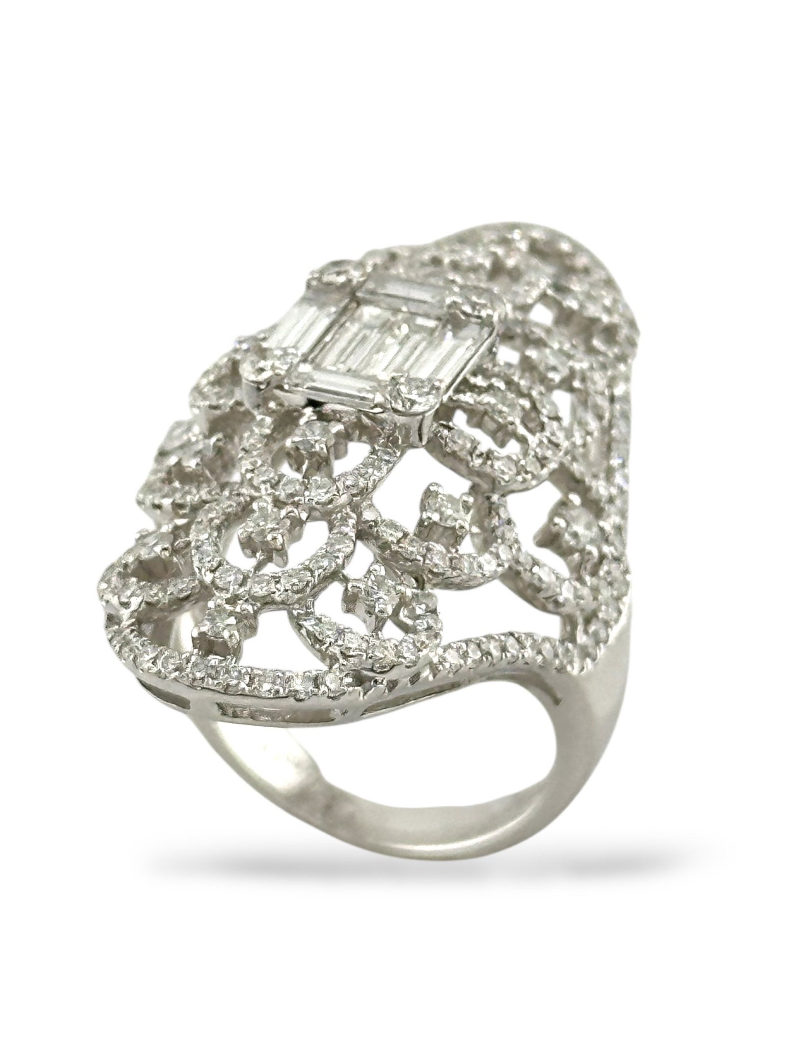 18K White Gold Ring - 2