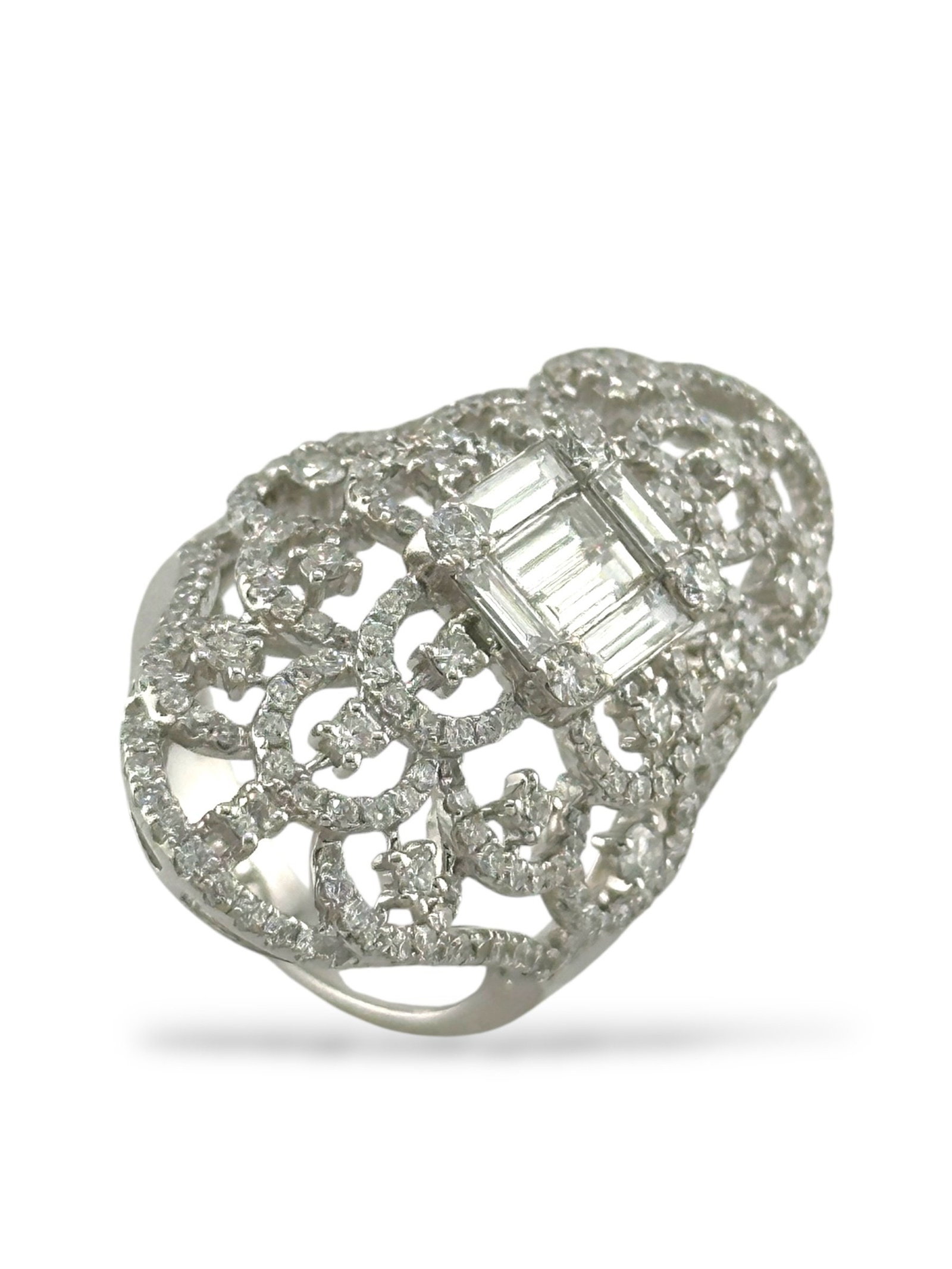 18K White Gold Ring - 8