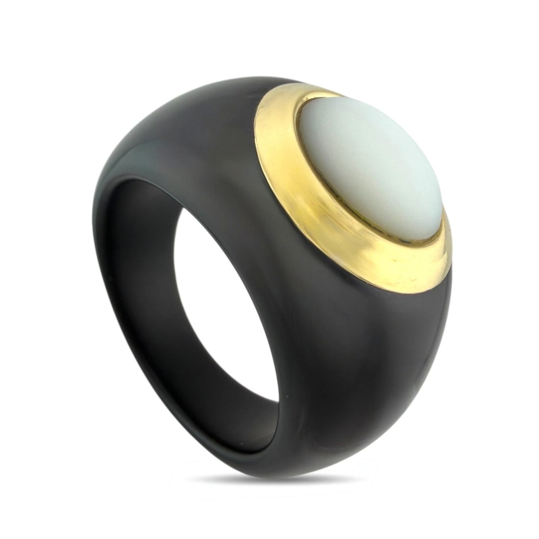 14K Yellow Gold Onyx and Mother of Pearl Ring: 14K Yellow Gold Onyx and Mother of Pearl Ring A refined and elegant statement ring featuring a striking black onyx ground contrasted by a luminous mother of pearl center. The warm 14 karat gold bezel 