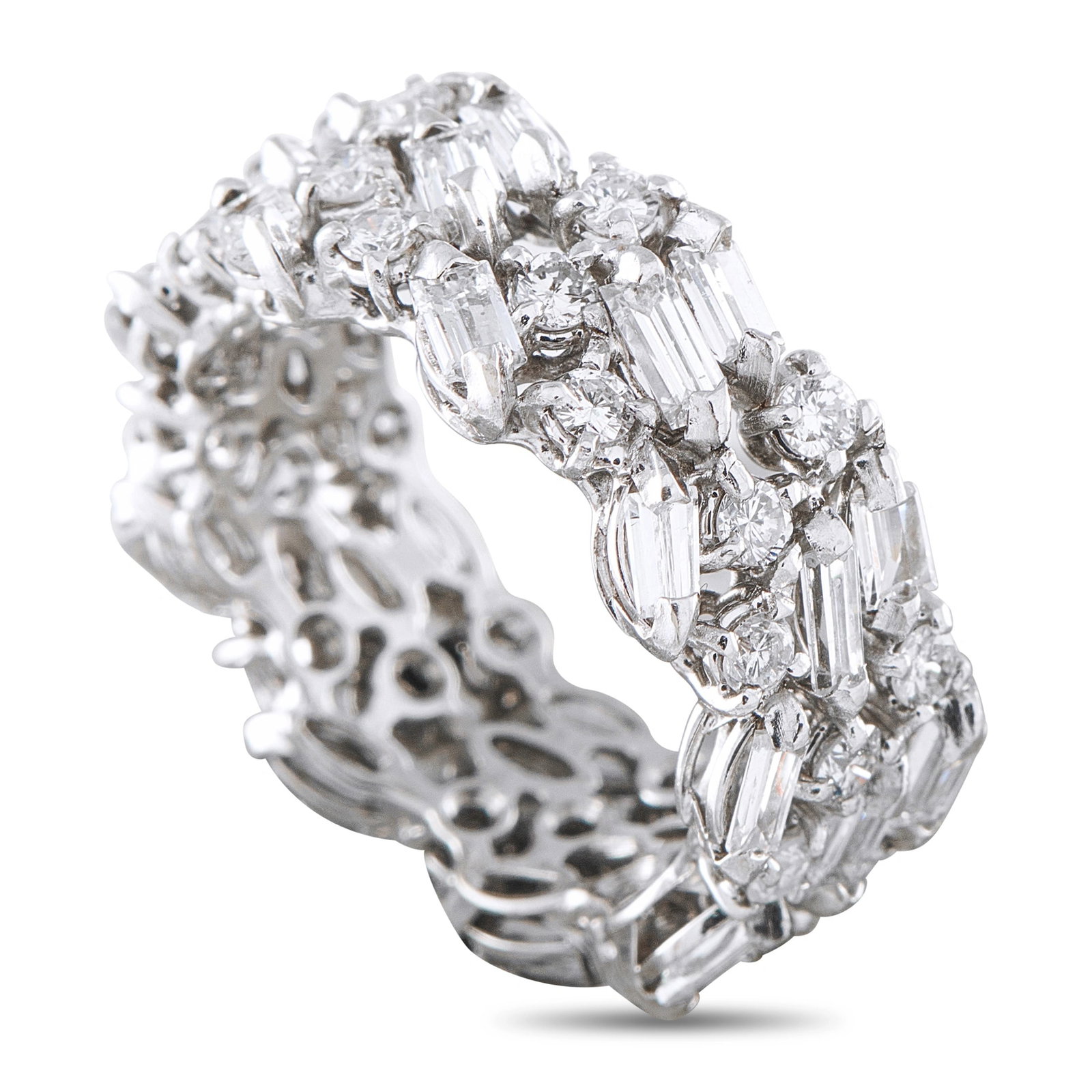 18K White Gold 2.16ct Diamond Ring: This ring is crafted in 18K white gold and set with 2.16 carats of round brilliant diamonds. The ring weighs 6.7 grams and is a size 7. It includes a gift box. Metal & Stones Metal18K White Gold