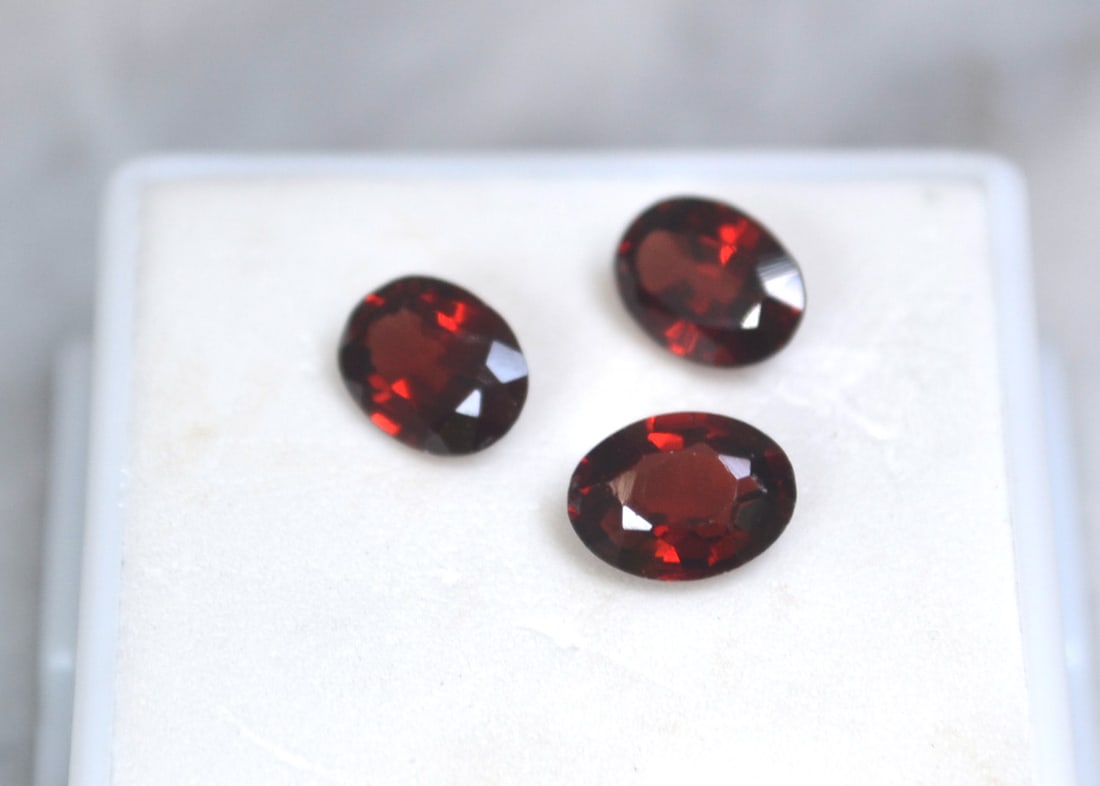 4.33 Carat Matched Trio of Garnets - 2