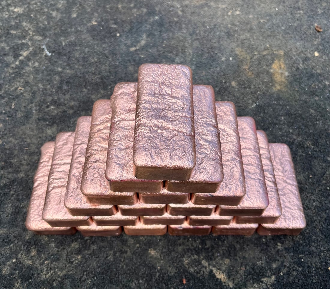 21x -- 1.25+LB Copper Bars -- 99.9% Pure: Gorgeous set of stackable copper. Bright and shiny bullion. Beautiful artisan ingots that weigh right around 1.25 pounds each. This set weighs 27.2 pounds total. Copper is hugely up and coming in the