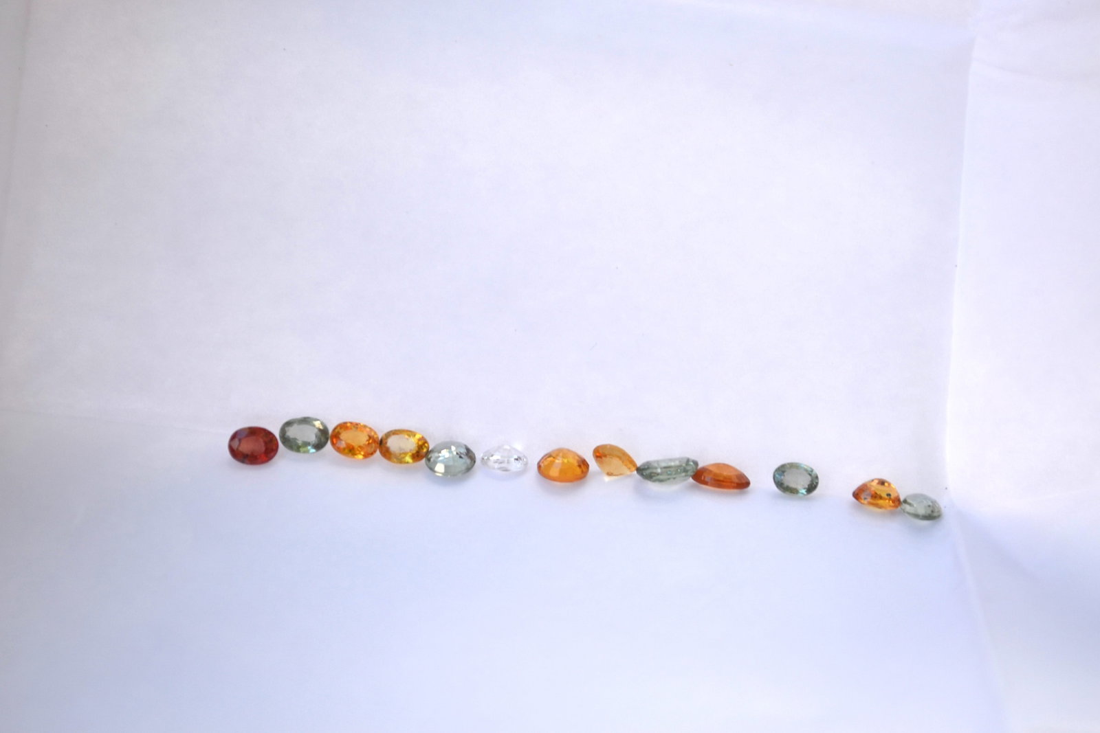 3.45 Carat Parcel of Fancy Colored Sapphires - 2