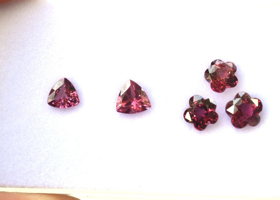 5.14 Carats of Jewelry Grade Pink Garnet - 2