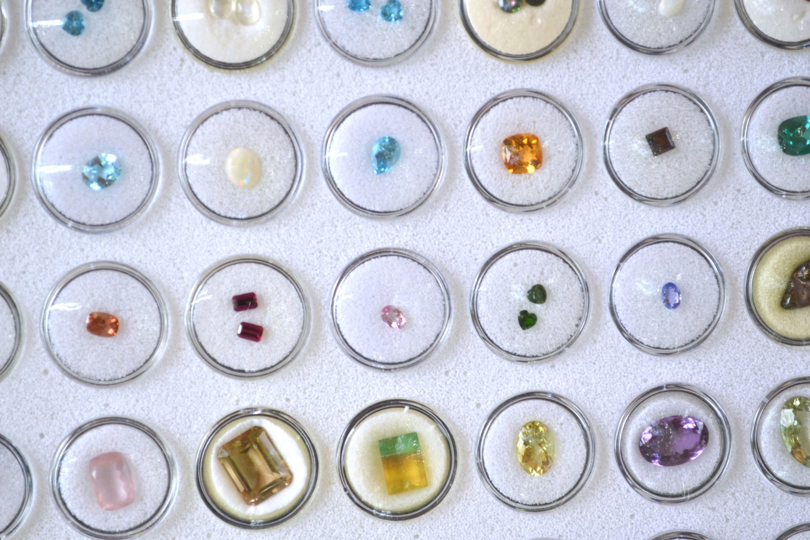 Massive Collection of Gemstones -- Over 1000 Carats - 6