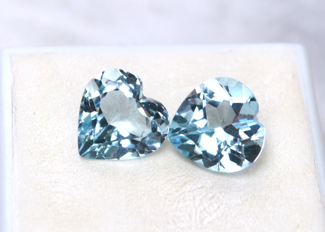 7.67 Carat Near Matched Pair of Heart Shaped Sky Blue Topaz - 2