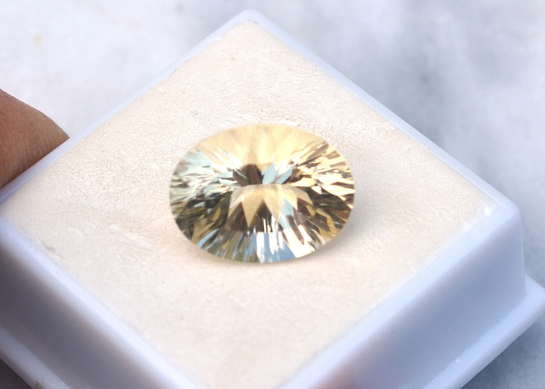 8.15 Carat Fancy Oval Cut Labradorite: Beautiful Labradorite with a great fancy cut. For Proxibid bidders, shipping is a flat rate of $6, no matter how many lots won. For Live Auctioneers bidders, shipping will be calculated automatically