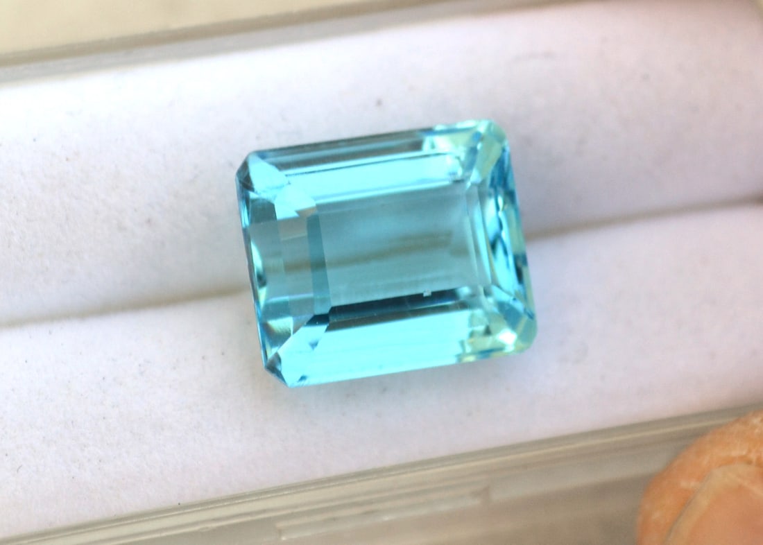 10.01 Carat Octagon Cut Swiss Blue Topaz - 3