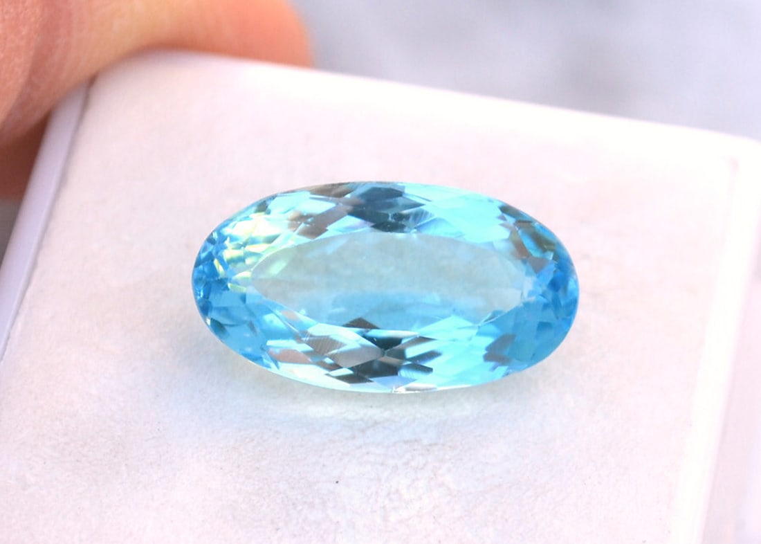 10.41 Carat Oval Cut Intense Sky Blue Topaz - 3
