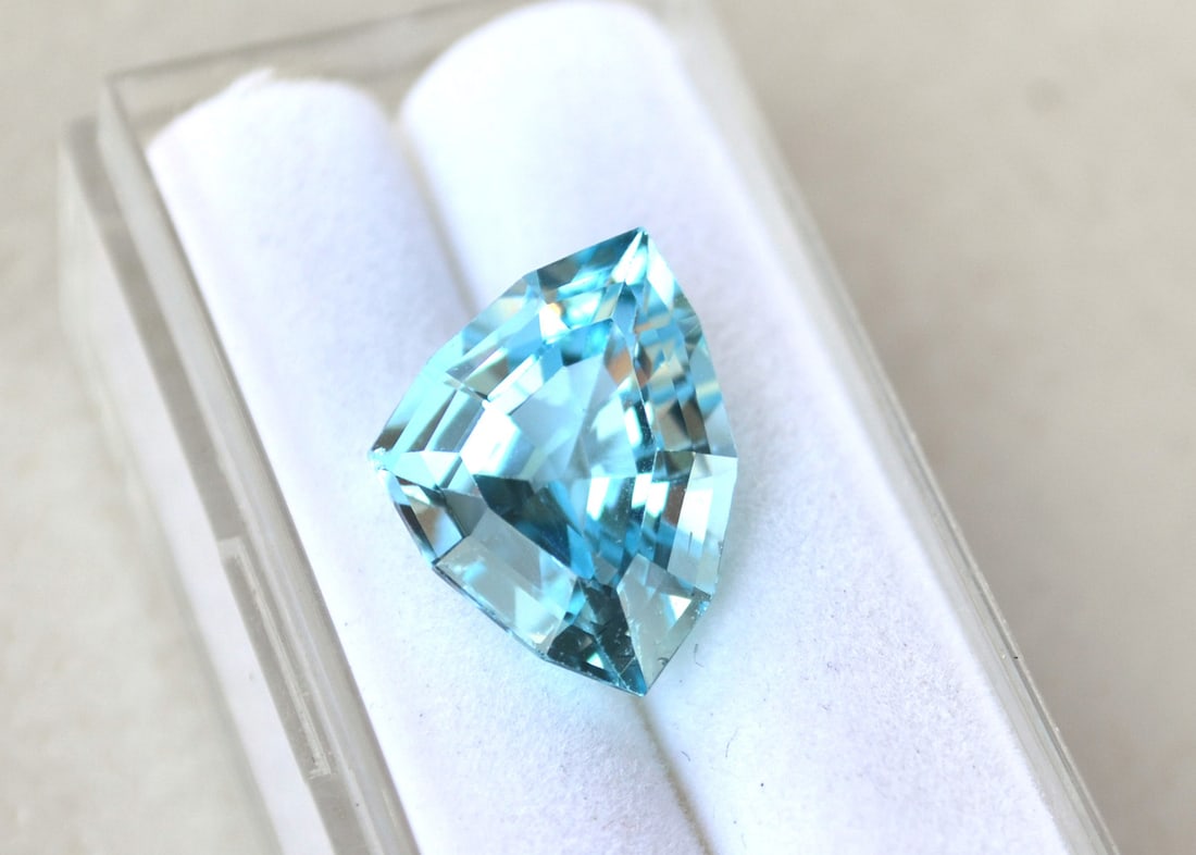 10.16 Carat Fancy Trillion Cut Sky Blue Topaz - 3