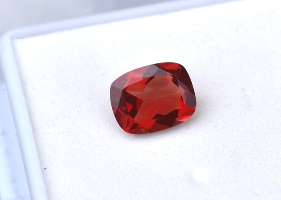 1.75 Carat Cushion Cut Red Sunstone - 4
