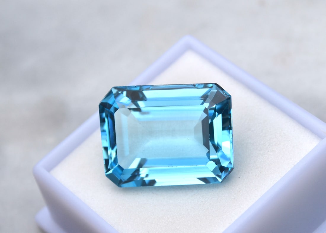 27.90 Carat Octagon Cut Intense Sky Blue Topaz - 2