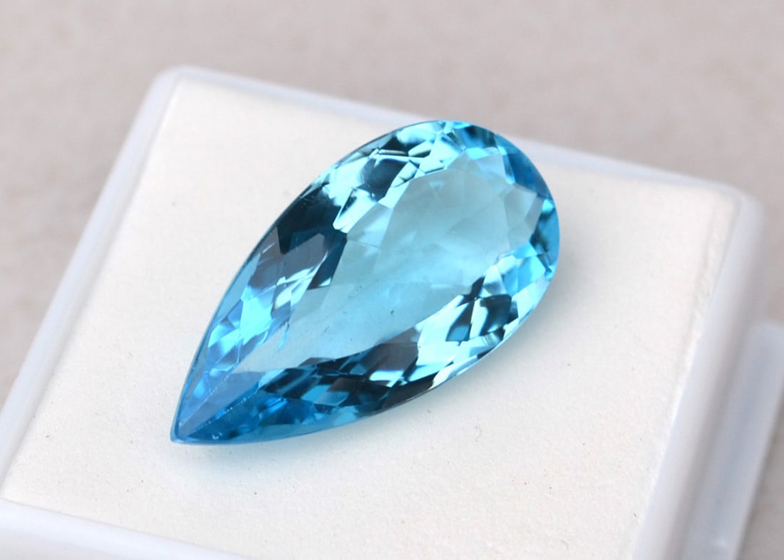16.20 Carat Pear Cut Sky Blue Topaz - 2