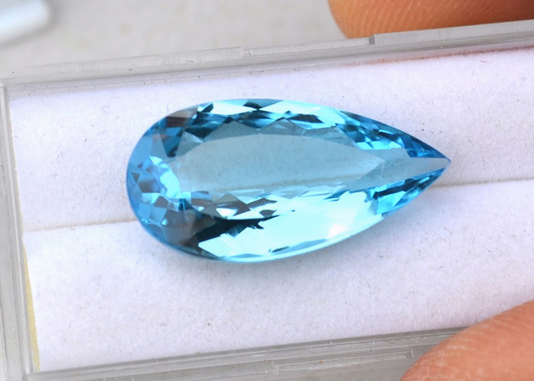 16.20 Carat Pear Cut Sky Blue Topaz - 3