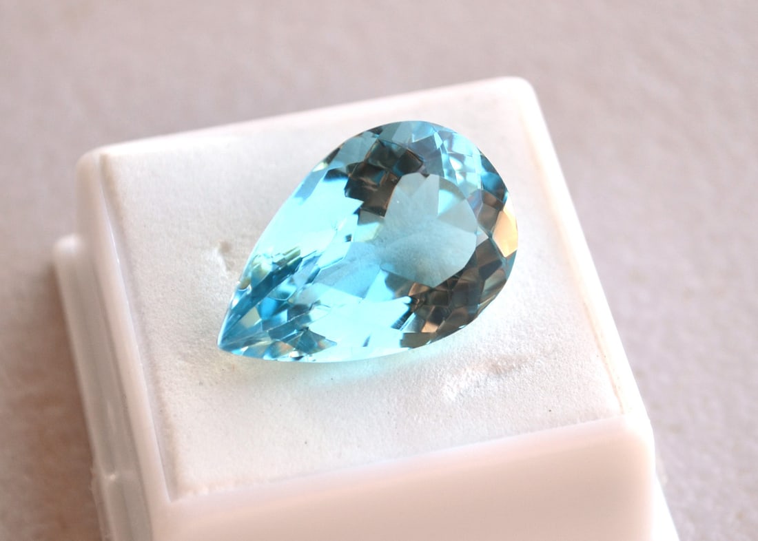 22.86 Carat Pear Cut Sky Blue Topaz - 4