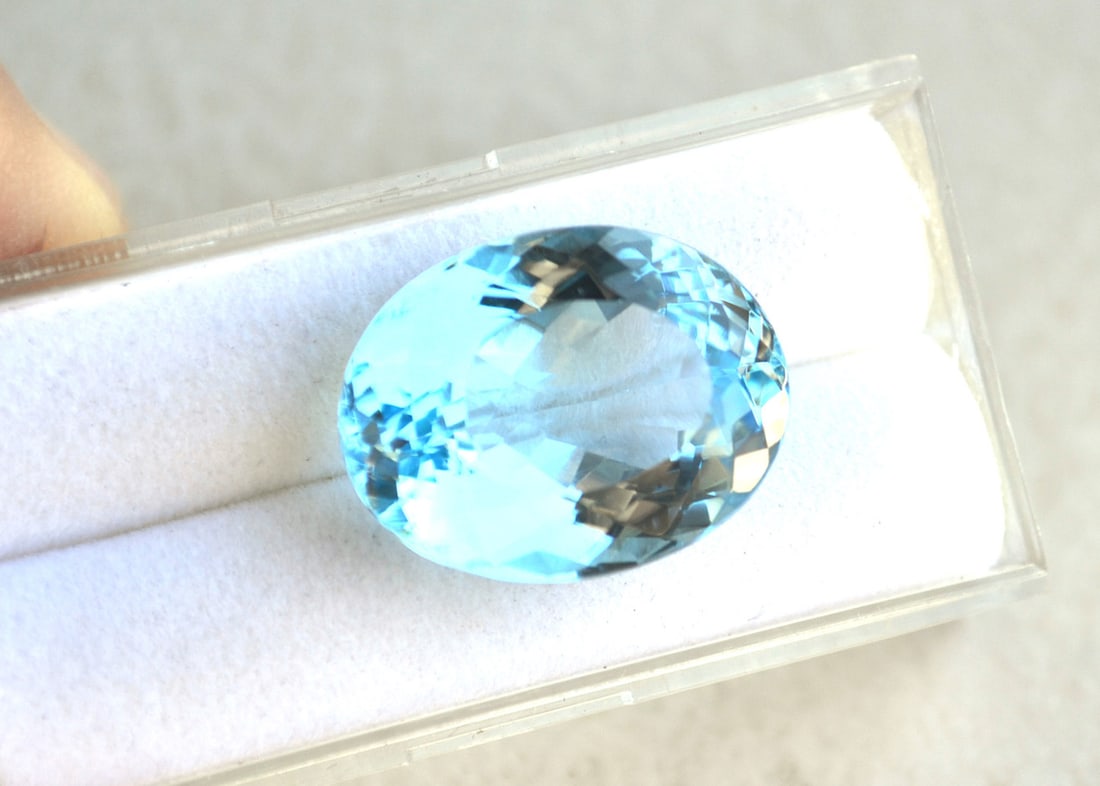 23.47 Carat Oval Cut Sky Blue Topaz - 4