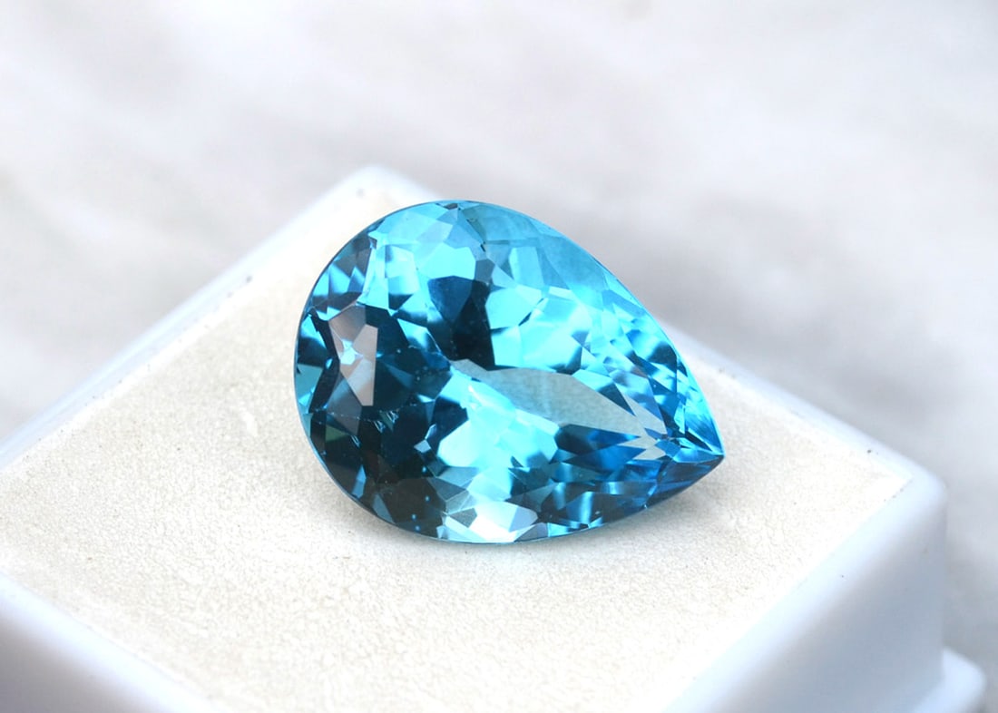 20.31 Carat Pear Cut Intense Sky Blue Topaz - 2