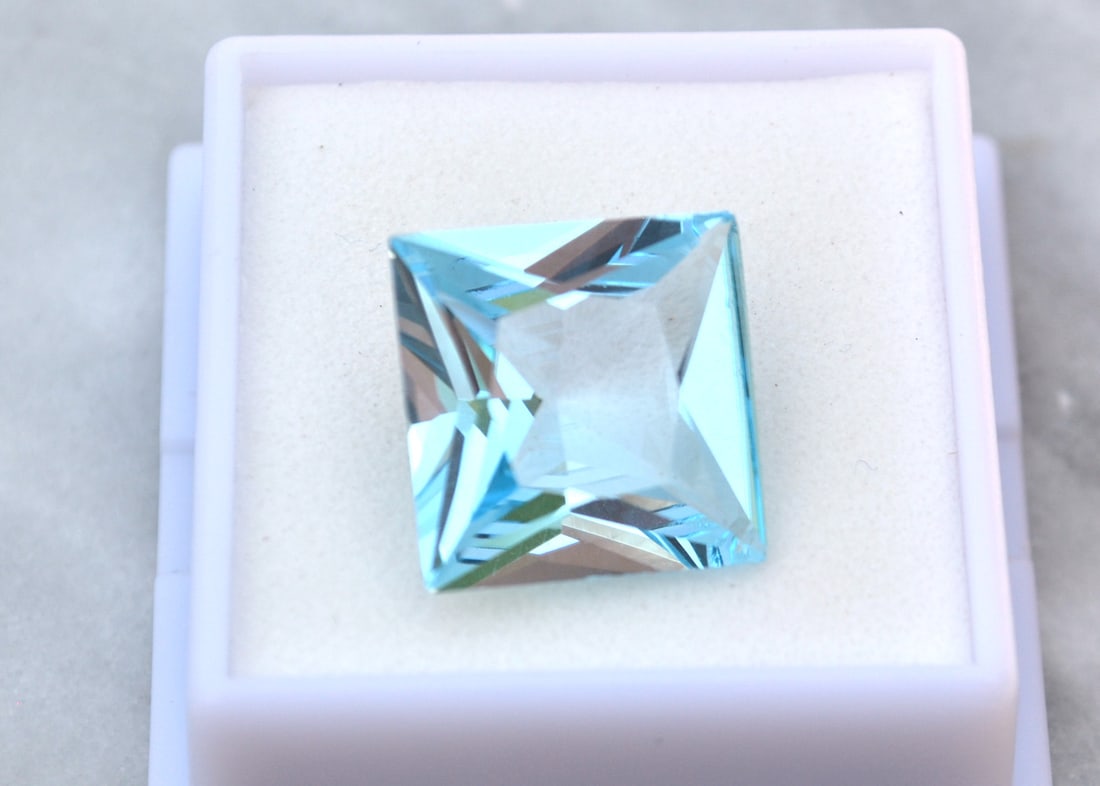 14.63 Carat Princess Cut Sky Blue Topaz - 3