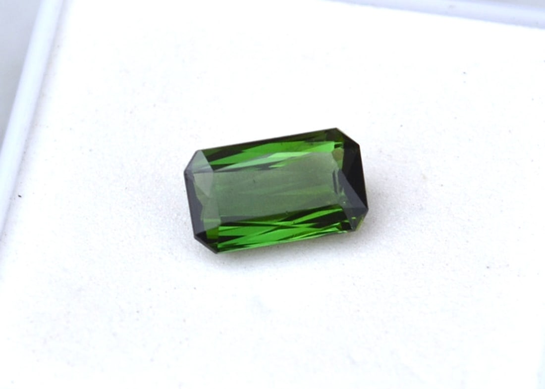 2.44 Carat Scissor Cut Tourmaline - 4
