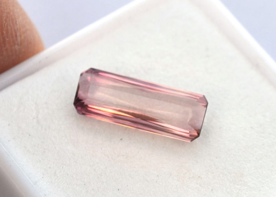 3.72 Carat Scissor Cut Pink Tourmaline: Beautiful Tourmaline. Just a great stone at a great price. Natural and untreated. For Proxibid bidders, shipping is a flat rate of $6, no matter how many lots won. For Live Auctioneers bidders,