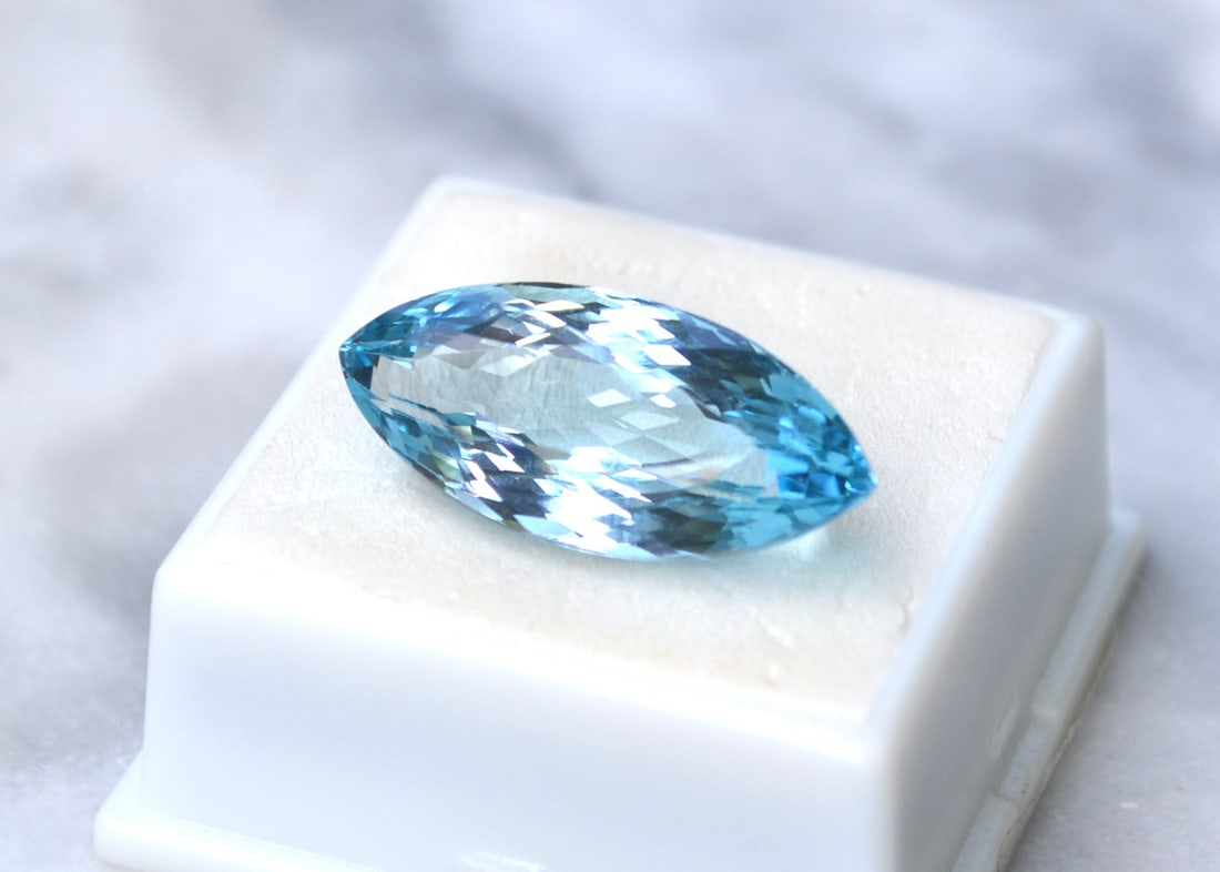 21.32 Carat Marquise Cut Sky Blue Topaz - 3